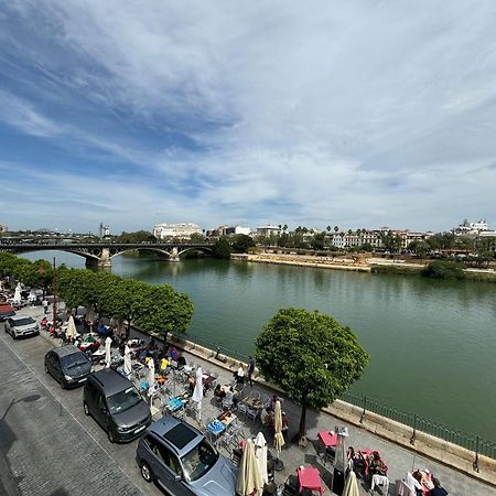 세비야 Wonderful Duplex In Calle Betis 아파트 외부 사진