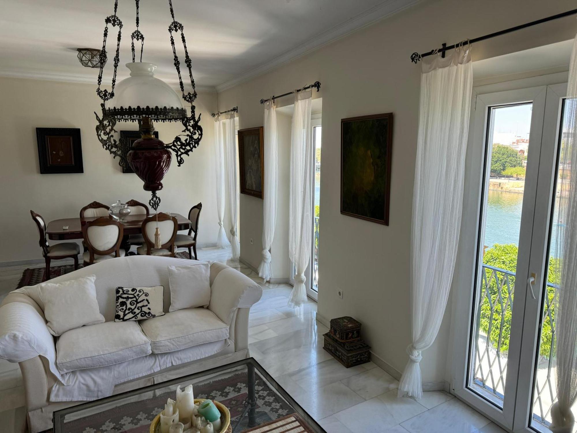 세비야 Wonderful Duplex In Calle Betis 아파트 외부 사진