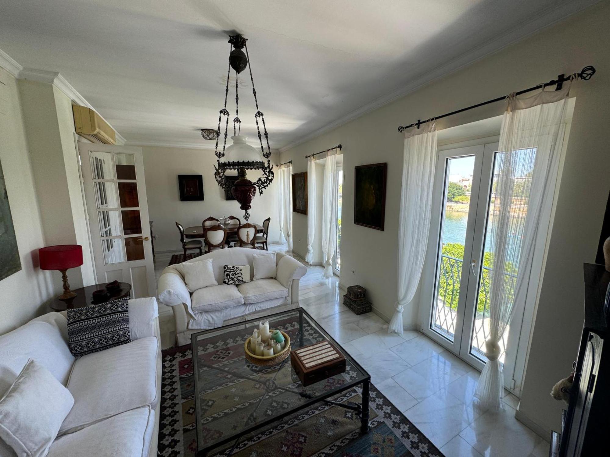 세비야 Wonderful Duplex In Calle Betis 아파트 외부 사진