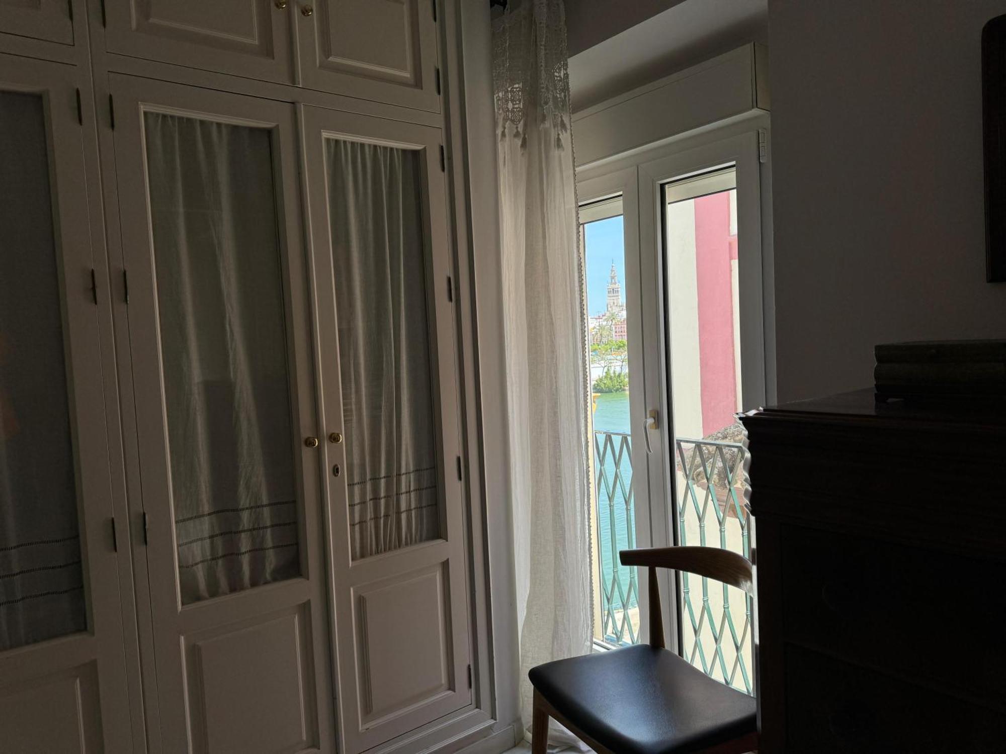 세비야 Wonderful Duplex In Calle Betis 아파트 외부 사진